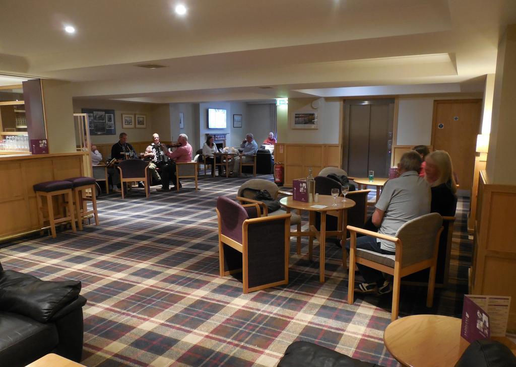 Cross Keys Hotel, Kelso Bagian luar foto