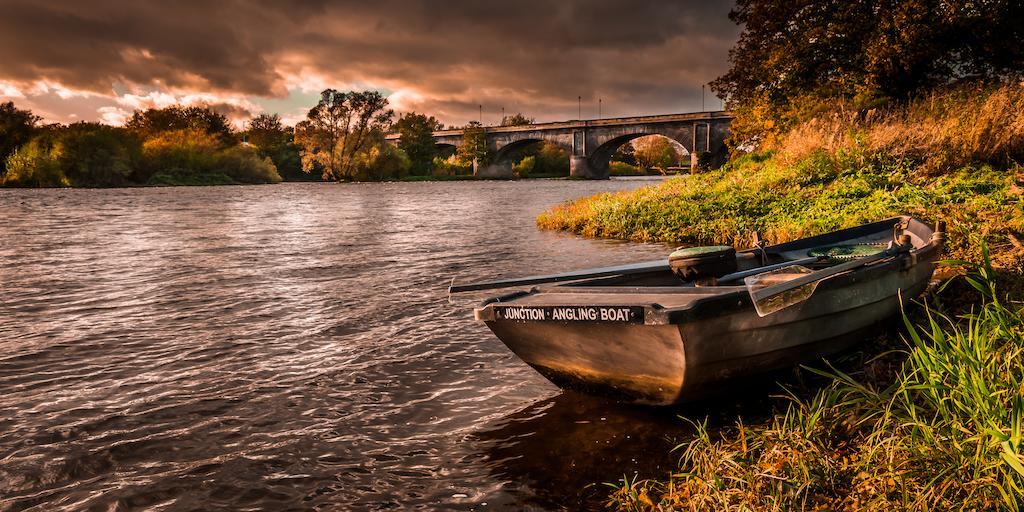 Cross Keys Hotel, Kelso Bagian luar foto