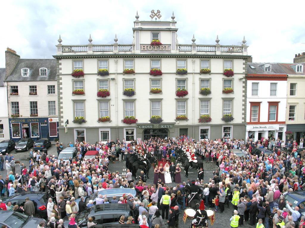 Cross Keys Hotel, Kelso Bagian luar foto